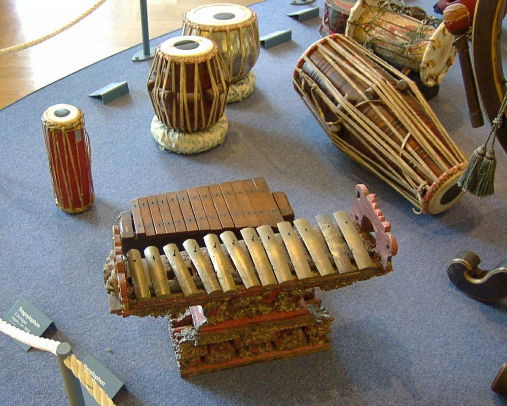 Assortment of musical instruments 