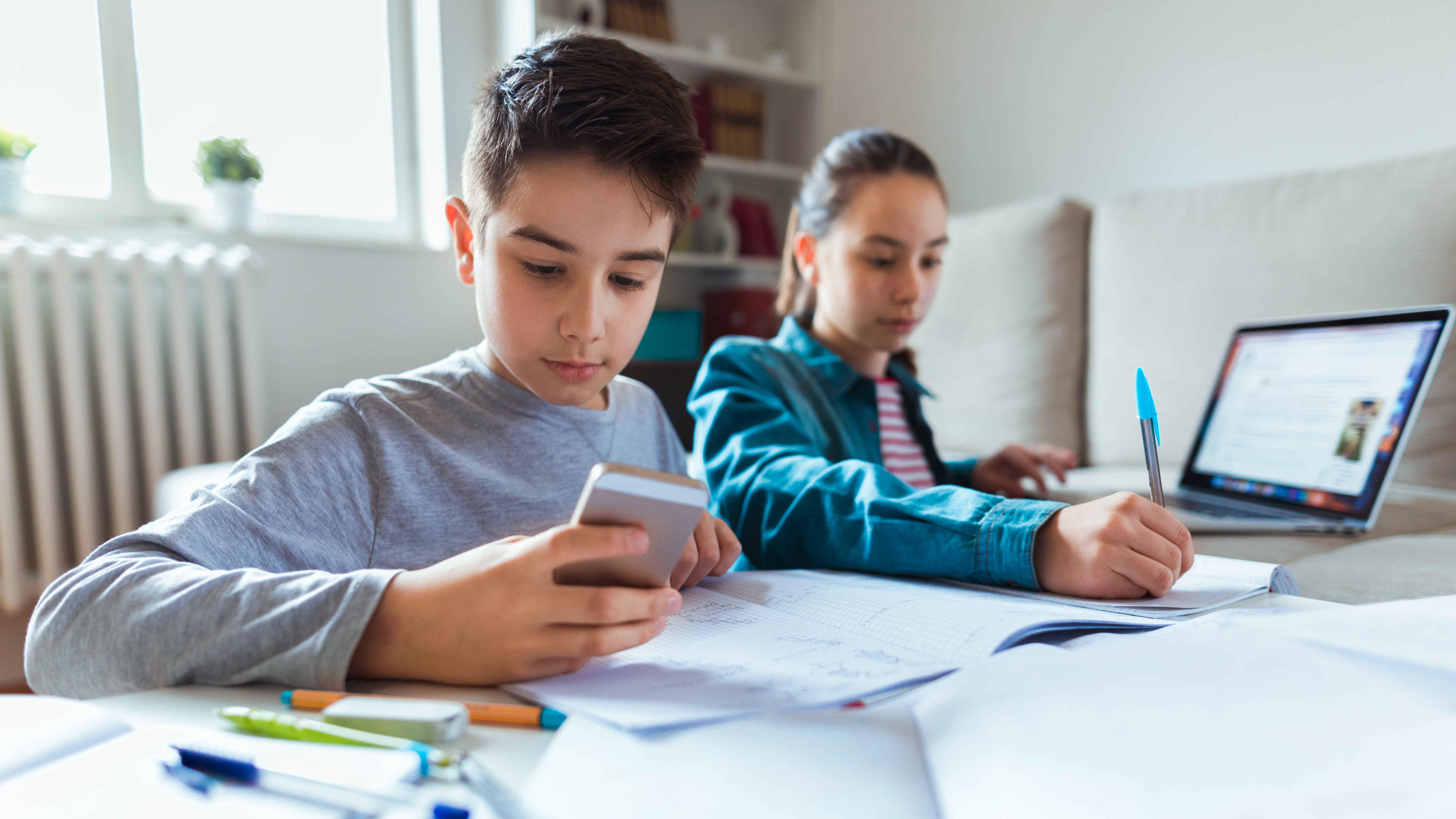 Children use tech to study