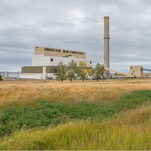 Coal and natural gas fueled generator near Hanna, Alberta, Canada 
