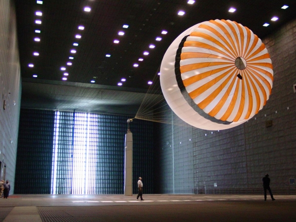 Testing a parachute for the Mars Exploration Rovers (Spirit and Opportunity) in a wind tunnel 