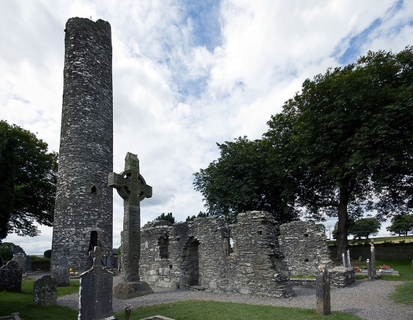 Round tower at Monasterboice, Ireland (5th century) 