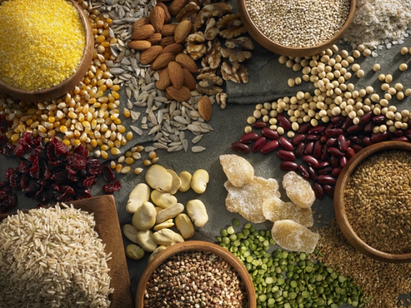 Gluten-free foods include foods made from corn, wheat, almonds, walnuts, beans, peas, sunflower seeds, etc.