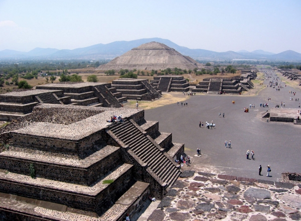 The Aztec Pyramids visited by tourists